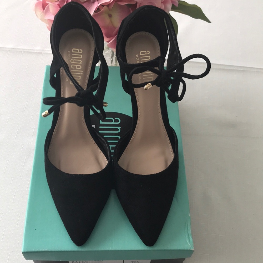 Black Suede-like 3 1/2’ Heel. Worn once or twice